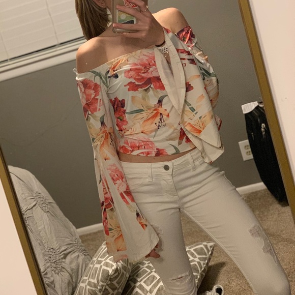 Off the shoulder floral top, XS/S - Picture 3 of 4